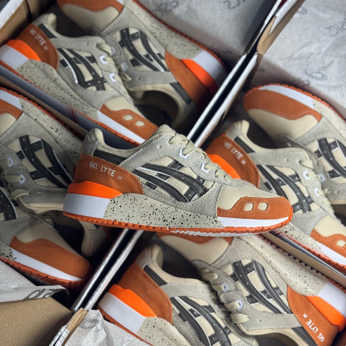 Tênis Masculino Asics Gel-Lyte III x  Bege/Laranja  (Premium em Couro)