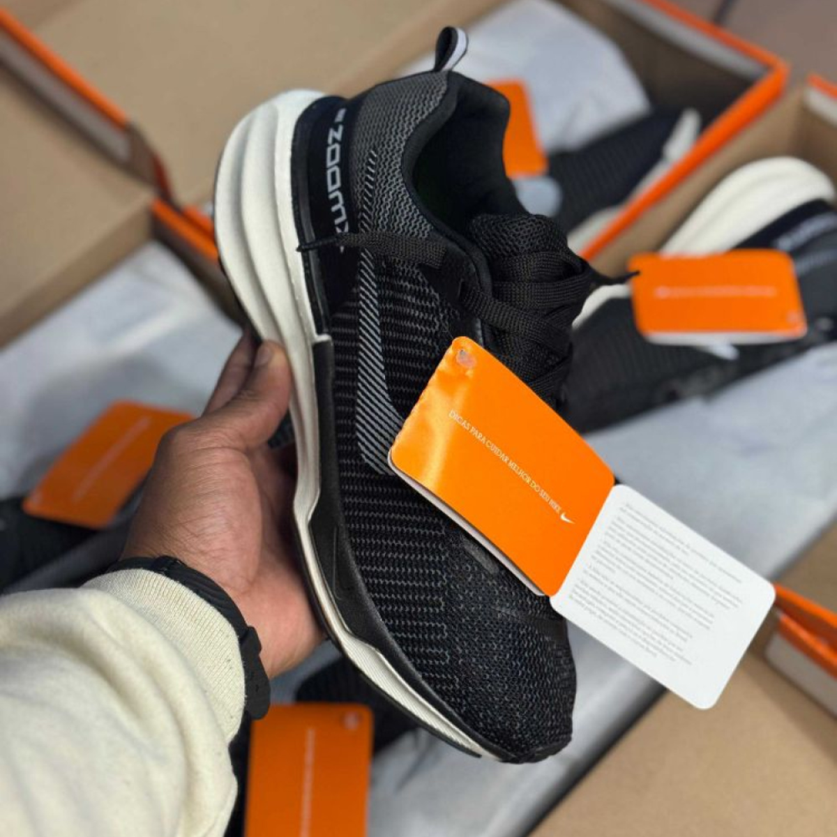 ZoomX - (Linha Premium) x Preto/branco