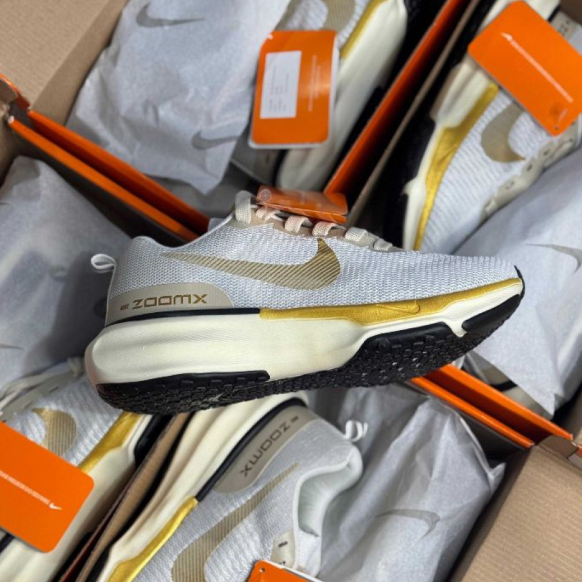 Nike ZoomX - (Linha Premium) x Branco/Dourado