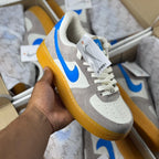 AIR FORCE PLATAFORMA   ESTILO, ALTURA E CONFORTO EM UM SÓ TÊNIS! BRANCO/AZUL