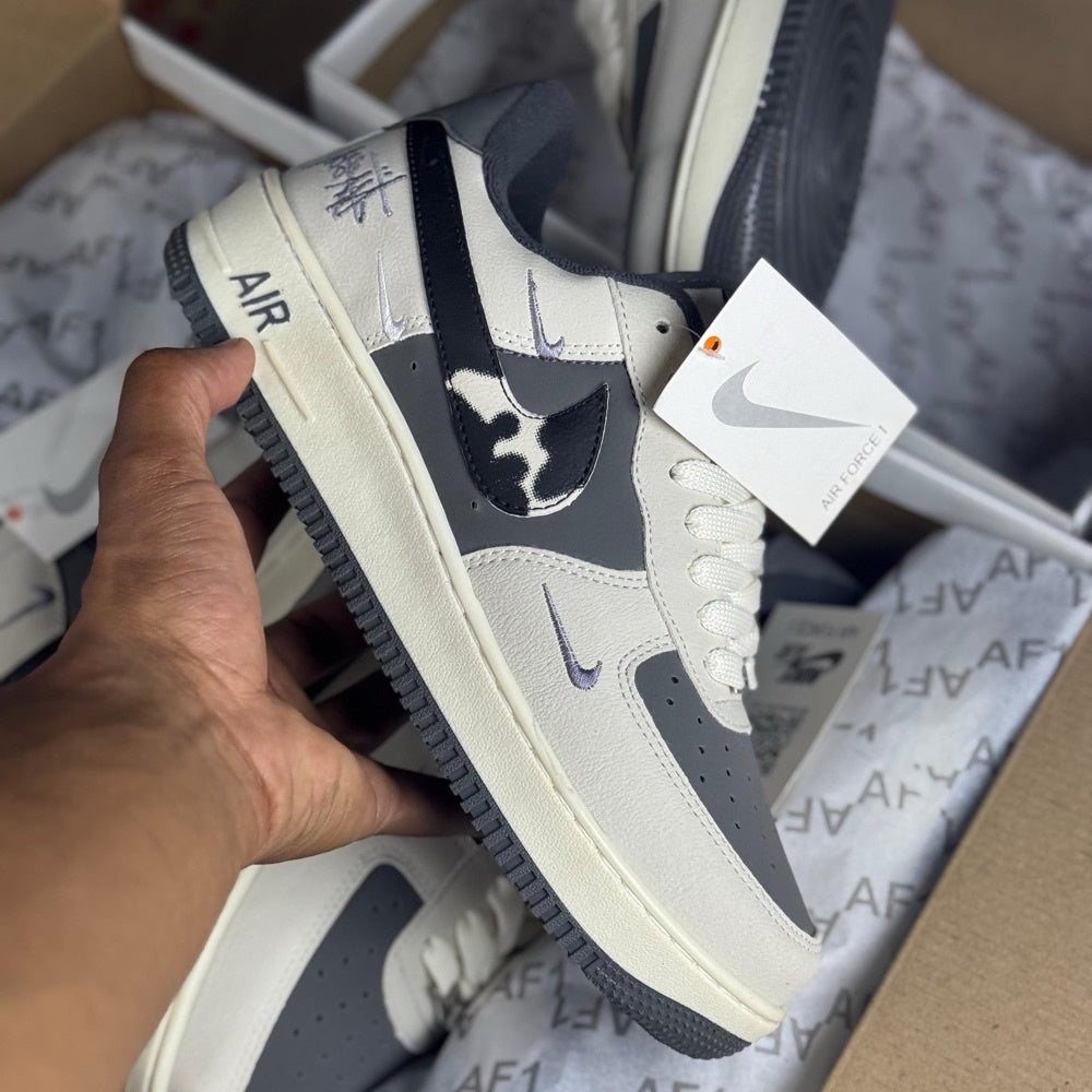 Air Force 1 Low x Stüssy