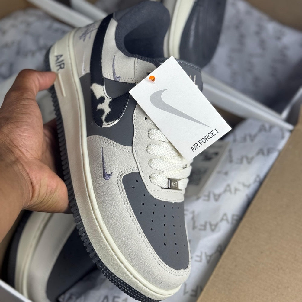 Air Force 1 Low x Stüssy