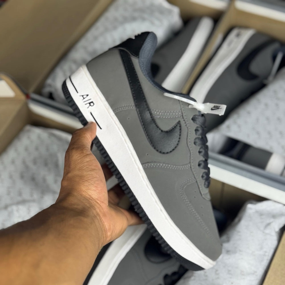 Air Force 1 x Grafite Preto