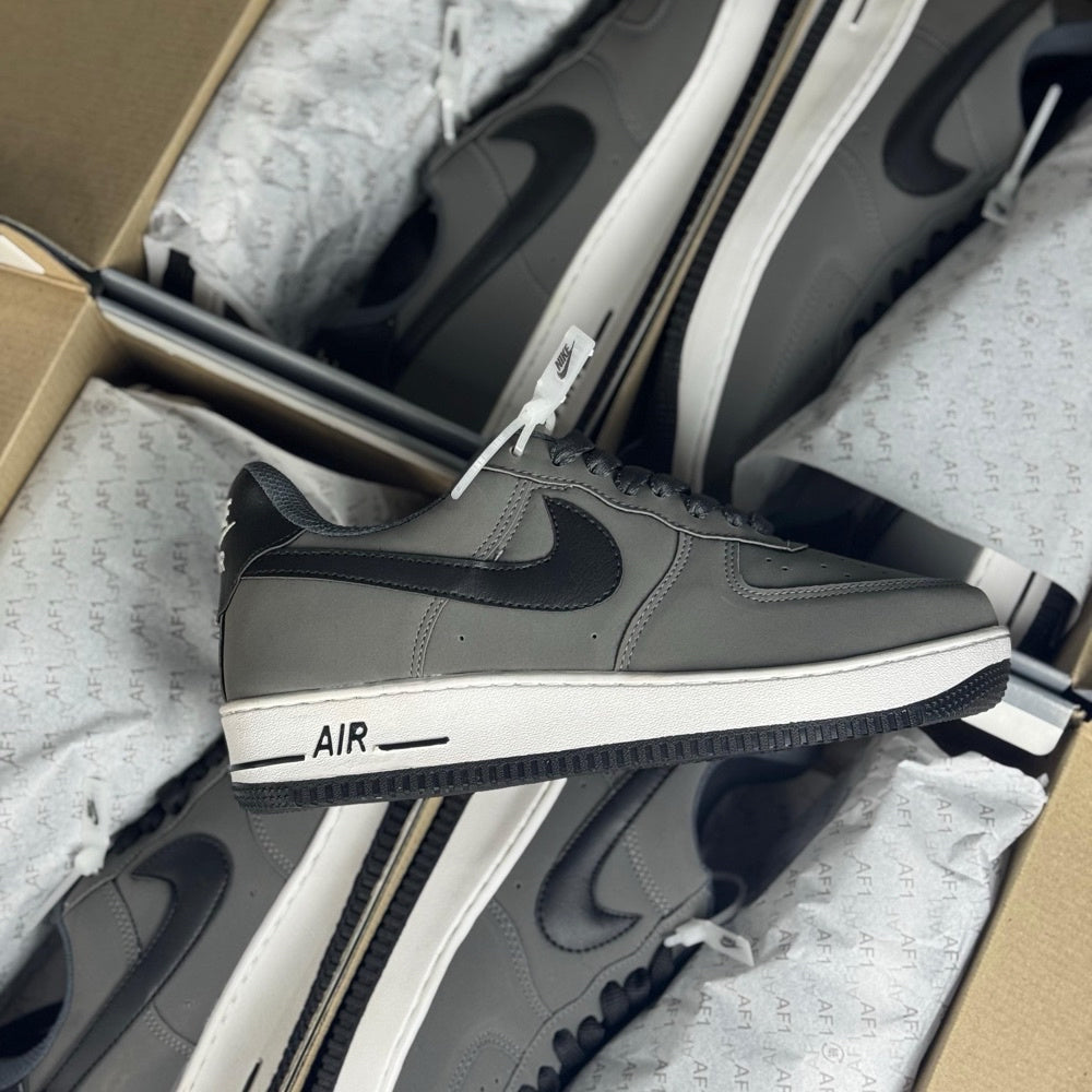 Air Force 1 x Grafite Preto