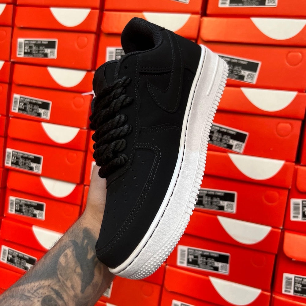 Air Force Nobuck (Linha Premium) x Preto/Branco