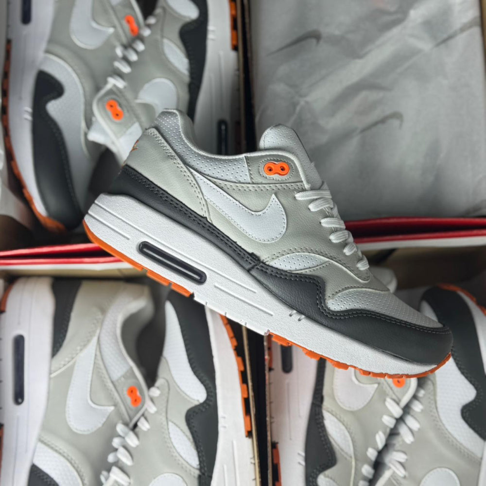 Air Max 1 Branco Laranja e Preto