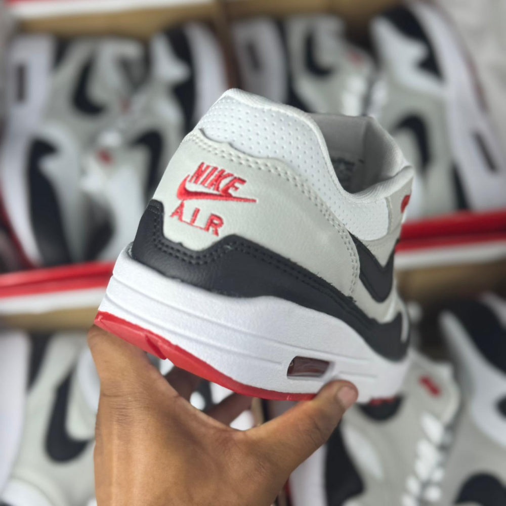 Air Max 1 Branco Vermelho e Preto