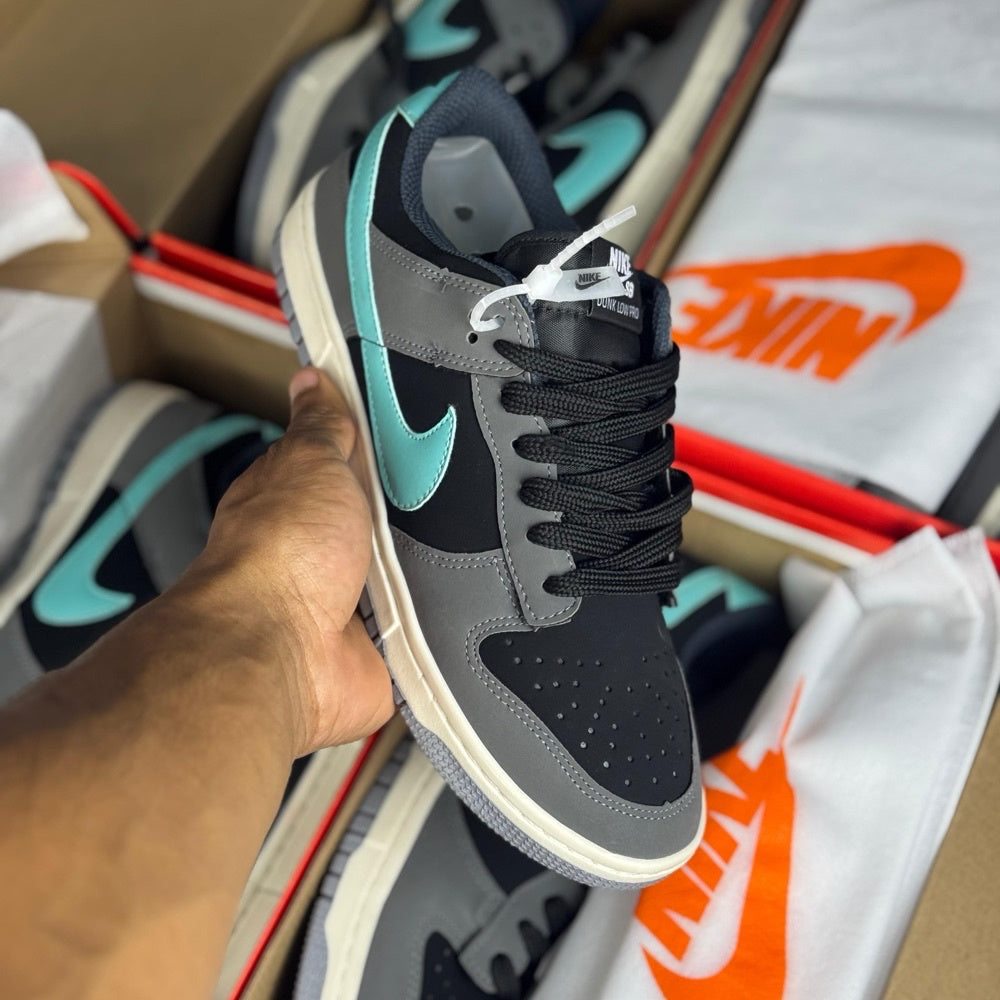 Nike Dunk Grafite Nobuck x Preto/Verde Água