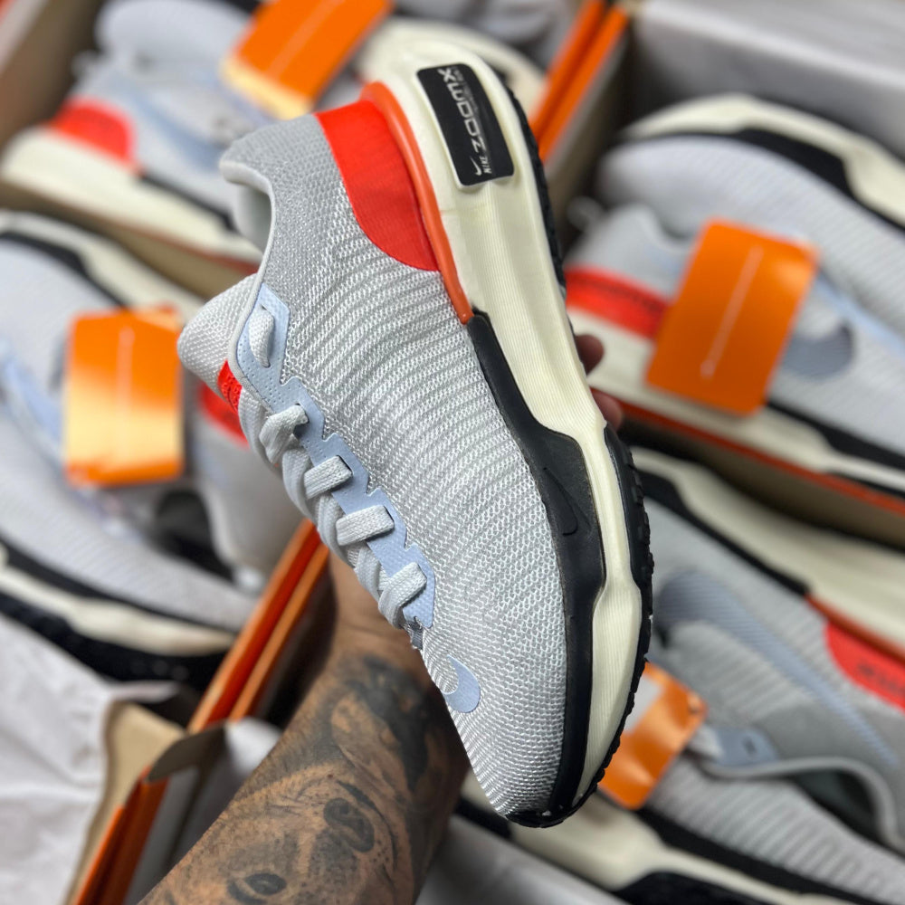 Nike ZoomX 04 - (Linha Premium)x Branco/Laranja.