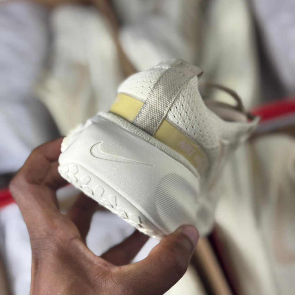 Nike ZoomX Invencible Run Importado Off-White