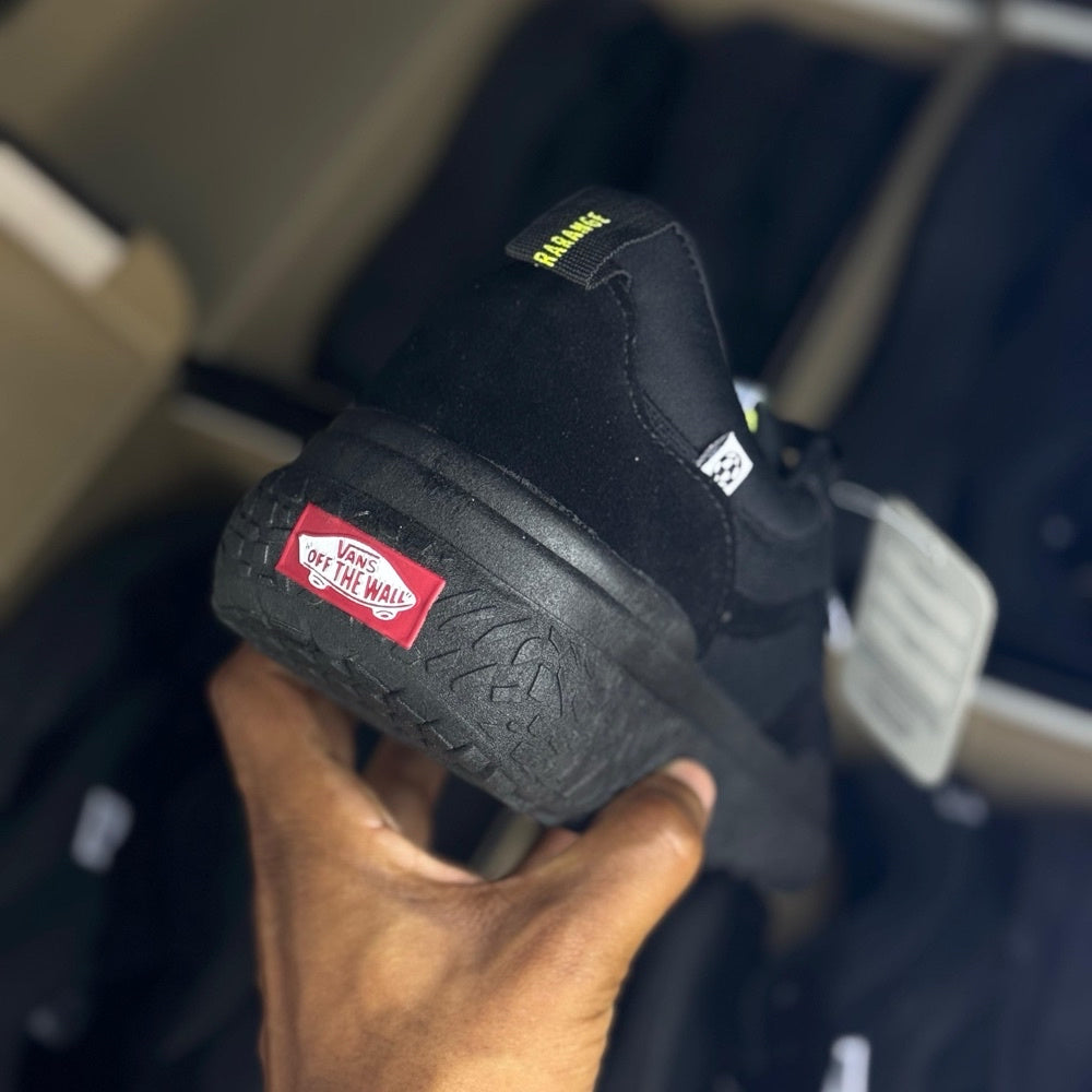 UltraRange Neo - (Linha Premium) x Preto/Preto