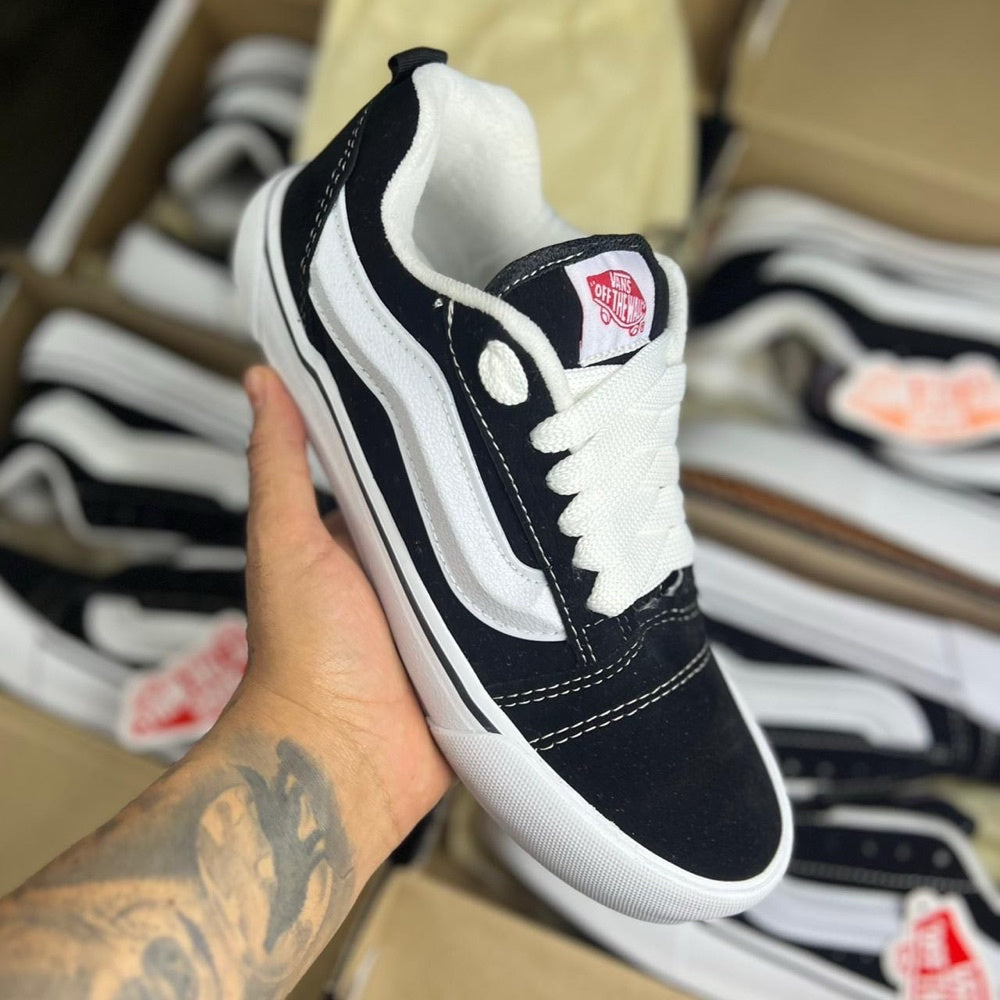 Vans Knu Skool Masculino/Feminino x Preto/Branco